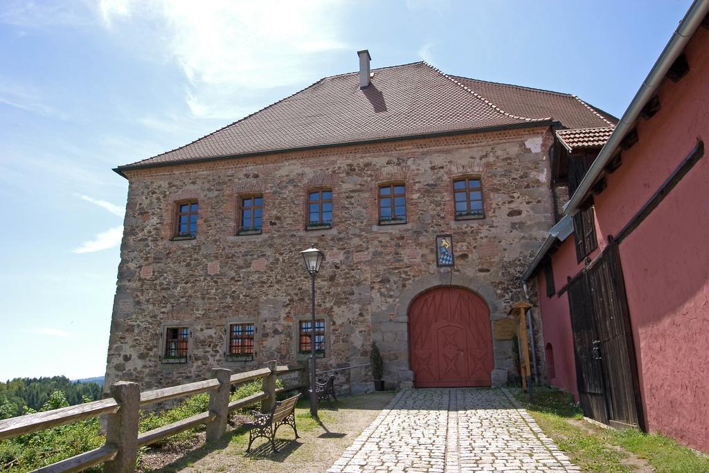 Zum Schwarzen Baeren Hotel Vohenstrauss Exterior foto