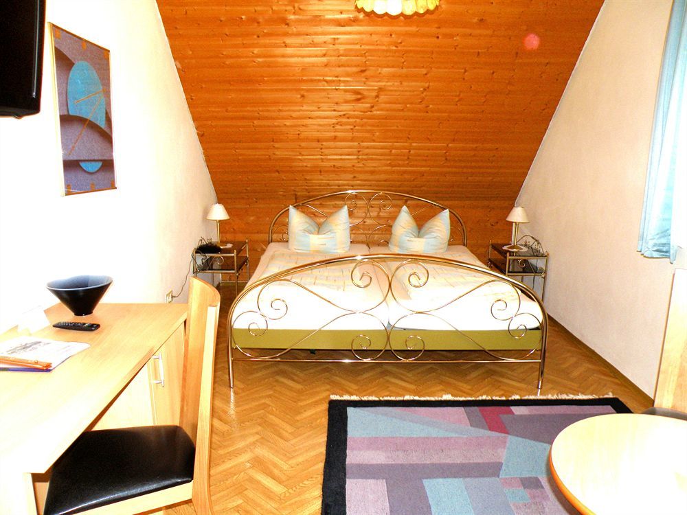 Zum Schwarzen Baeren Hotel Vohenstrauss Exterior foto